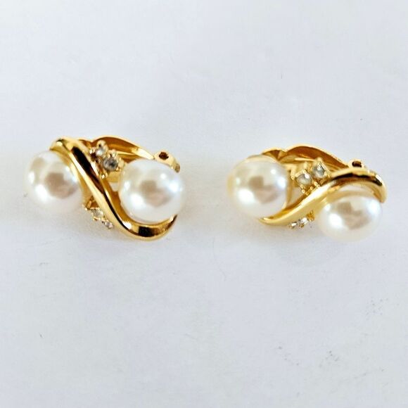 Vintage Signed Richelieu Classic Gold Tone Faux Pearl Rhinestone ClipOn Earrings - Picture 4 of 10